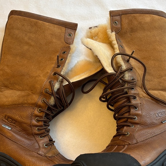 UGG Adirondack tall Tan Leather High Boots with Black Soles - Picture 8 of 10